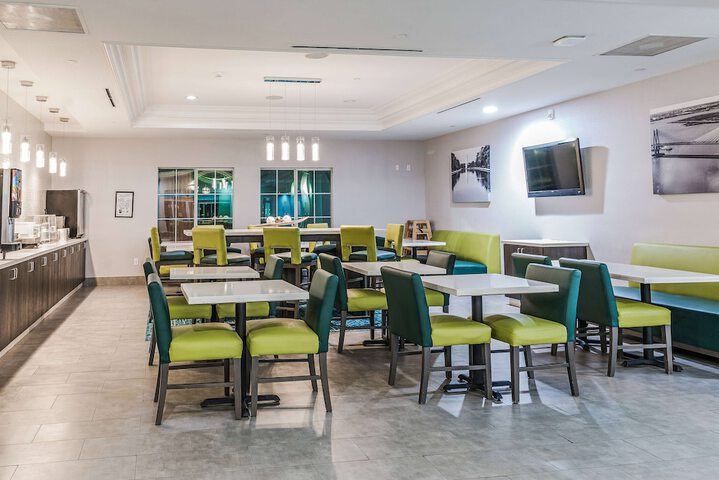 La Quinta Inn & Suites by Wyndham Tomball