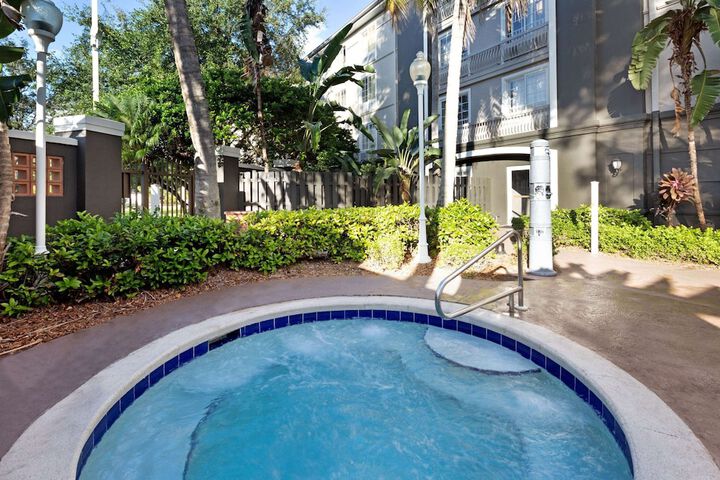 La Quinta Inn & Suites by Wyndham Ft. Lauderdale Plantation