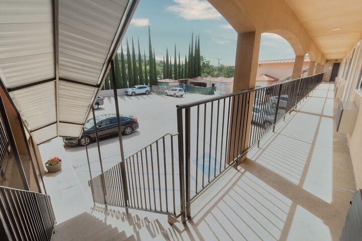 Hotel 5 of 77