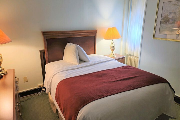 Room 26 of 43