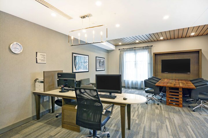 Business Center 42 of 42