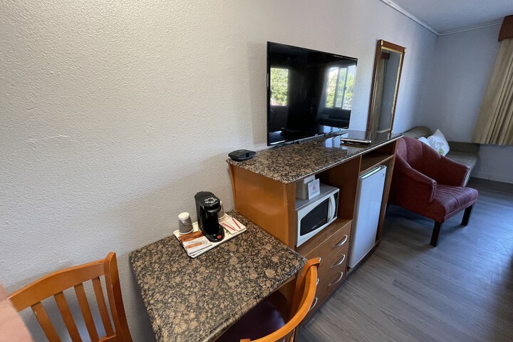 Pacific Inn