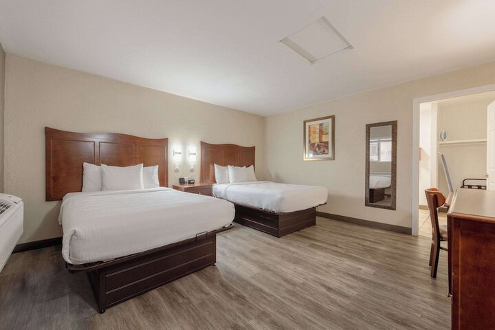 Room 26 of 46