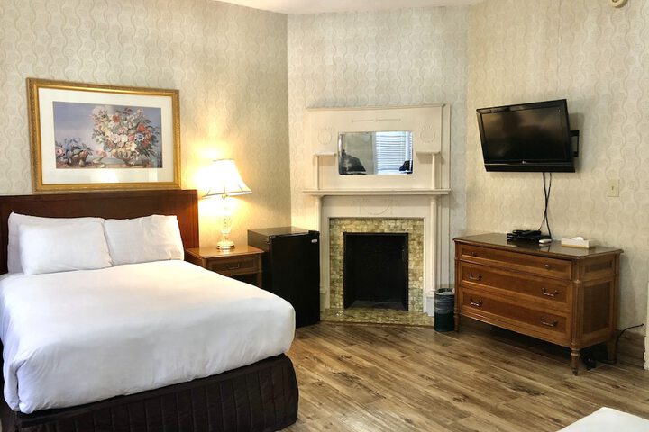 Room 10 of 20