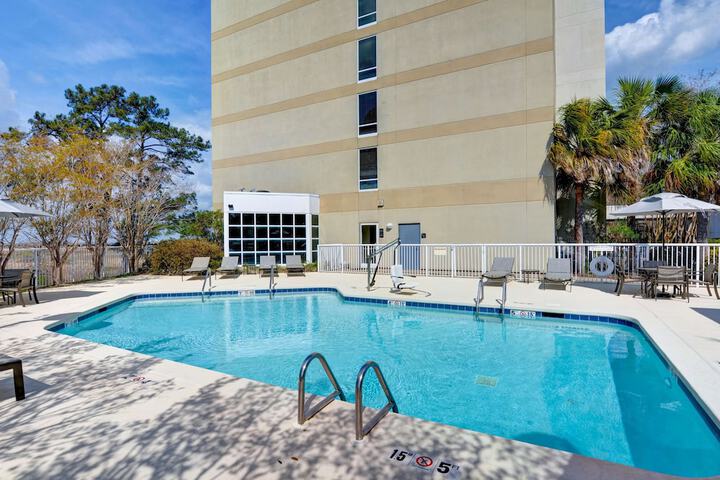 Pool 6 of 52