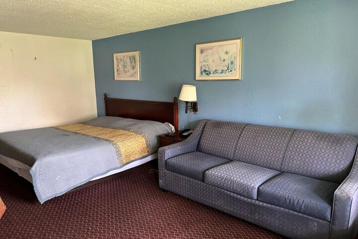 Room 74 of 95