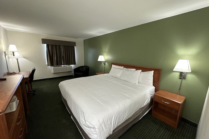 Room 10 of 30