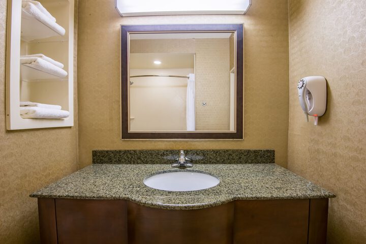 Holiday Inn Express Hotel & Suites Clovis by IHG