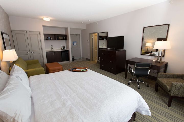 Room 25 of 42