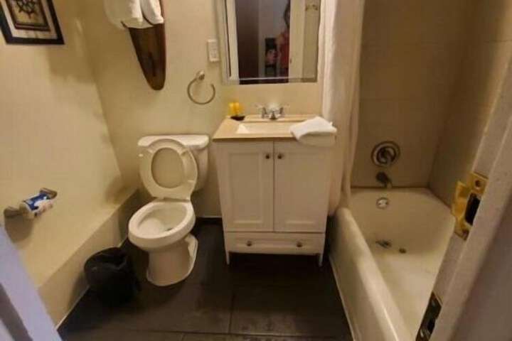 Room 65 of 67