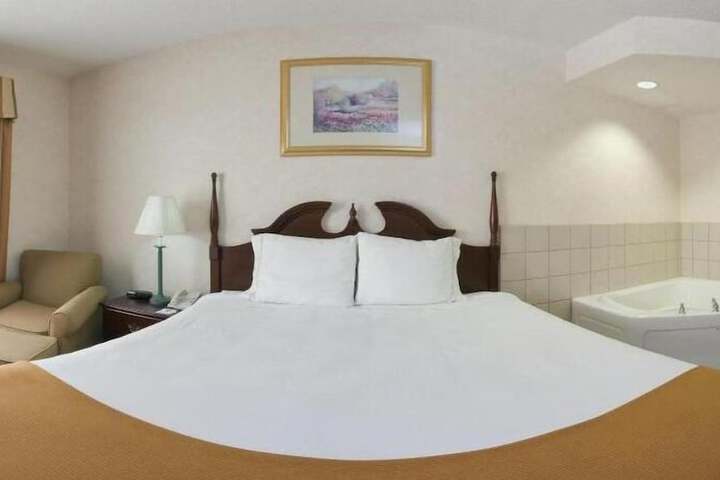 Holiday Inn Express Hotel & Suites Dayton West - Brookville by IHG