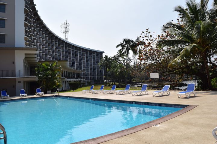 Hilo Hawaiian Hotel Trademark Collection by Wyndham