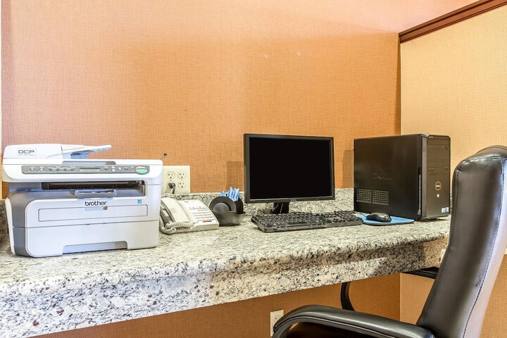 Business Center 38 of 38