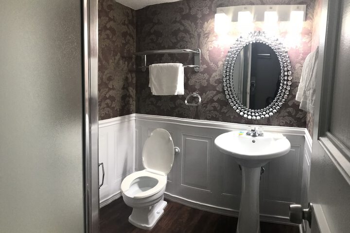 Room 66 of 77