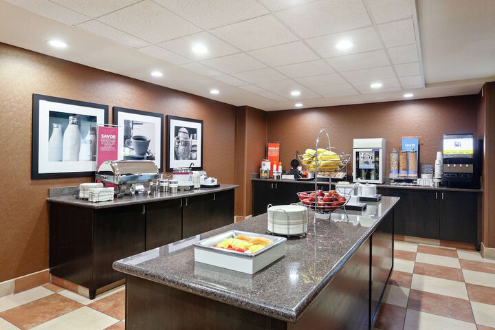 Hampton Inn & Suites Fresno-Northwest