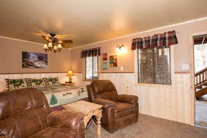 Upper Canyon Inn & Cabins