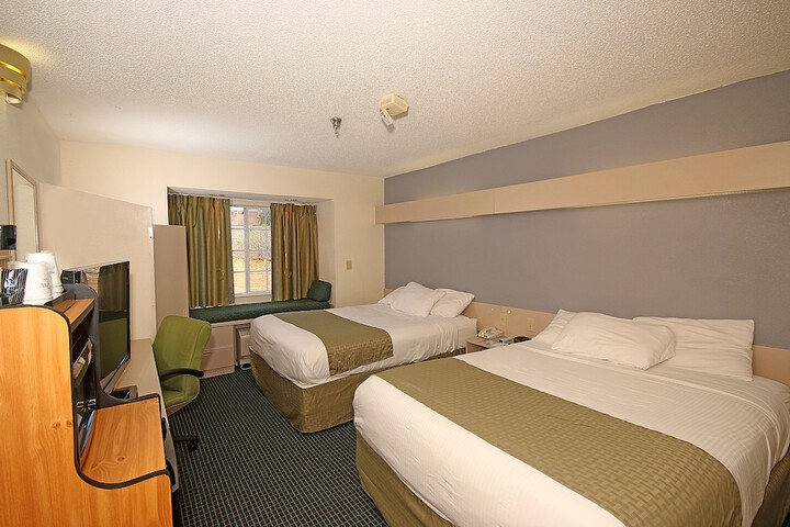 Room 6 of 24