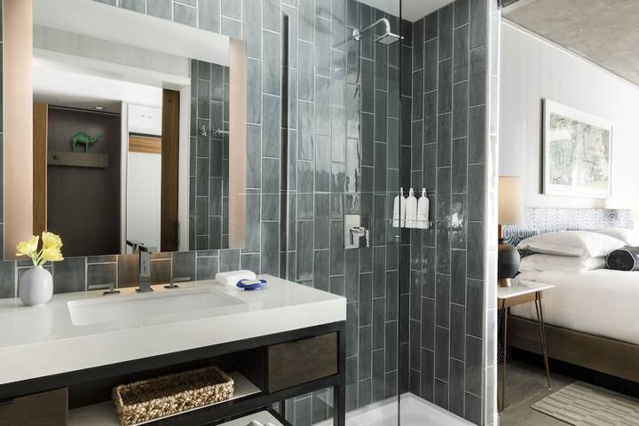 Kimpton Rowan Palm Springs Hotel by IHG
