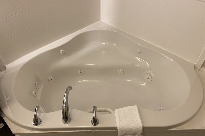 Hot Tub 68 of 72