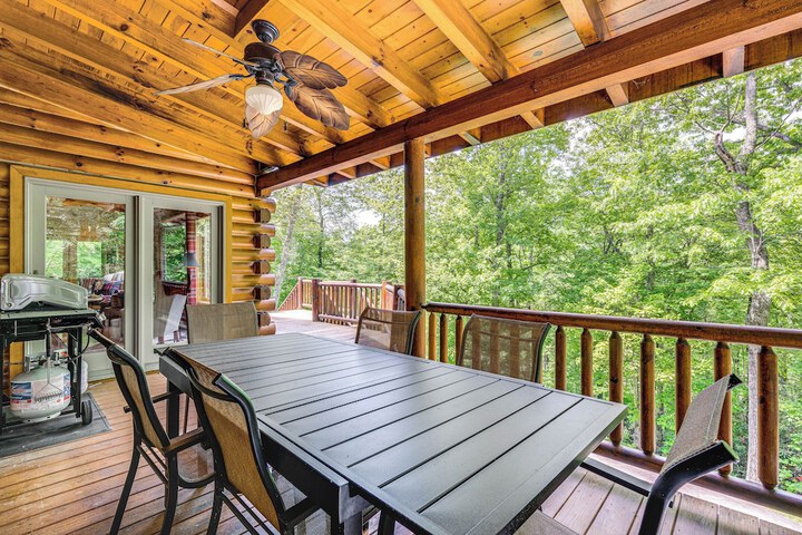 Hike Fish & Golf: Burnsville Retreat w / Deck!