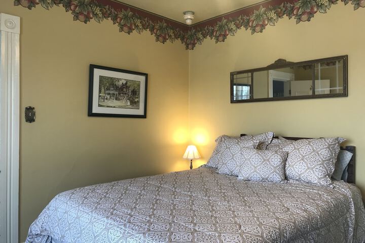 Room 76 of 103