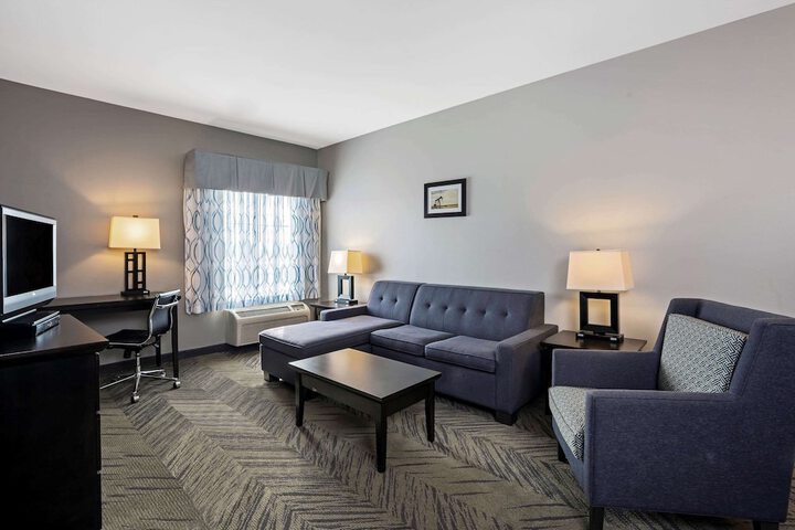 Room 33 of 36