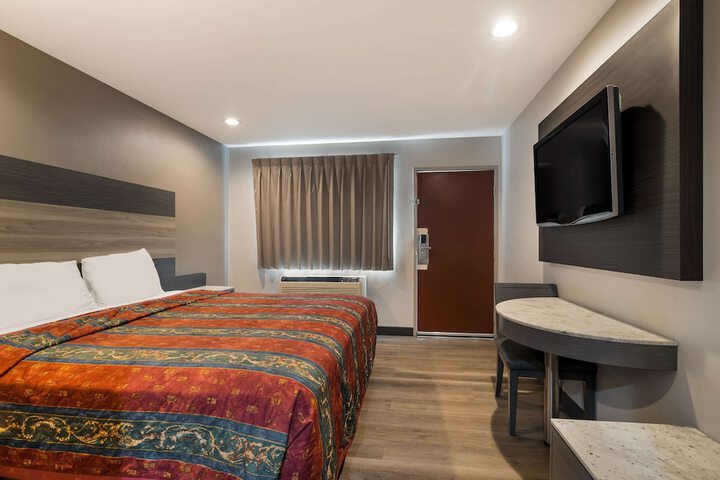 Room 19 of 26