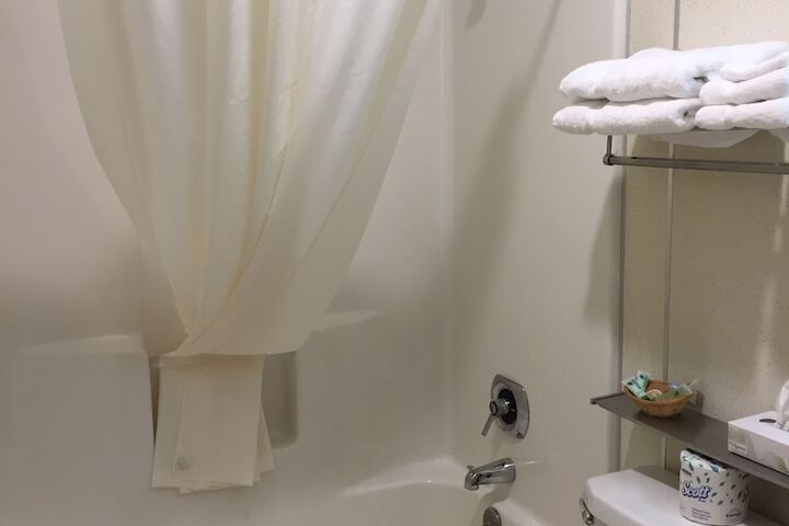 Room 28 of 52