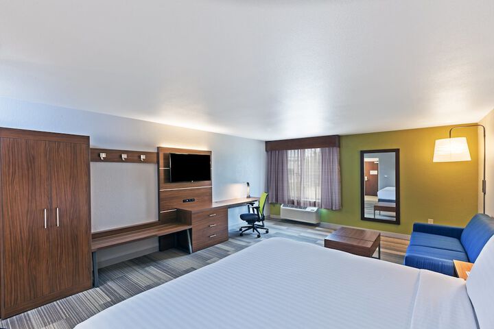 Room 22 of 40