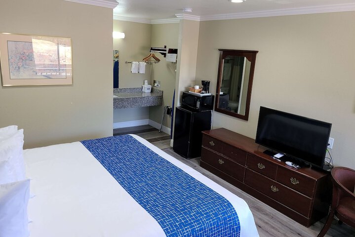Room 19 of 44