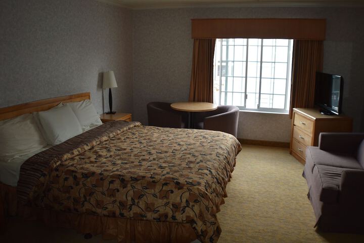 Room 8 of 56