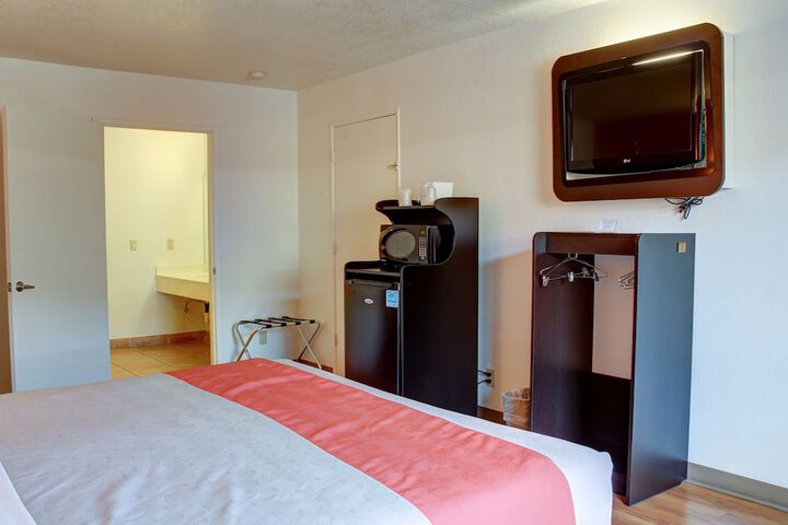 Room 19 of 33