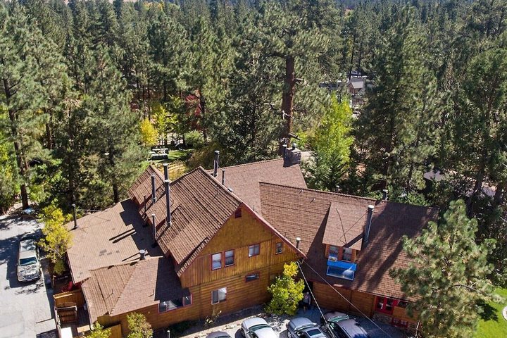 Gold Mountain Manor Bed and Breakfast