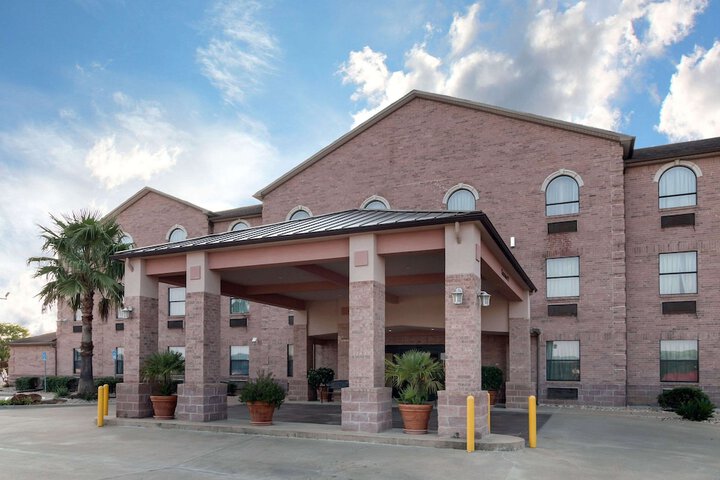 Hotel 5 of 27