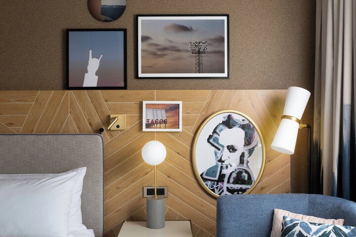 Room 51 of 160