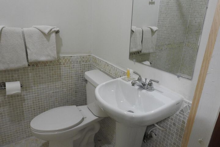 Room 9 of 34