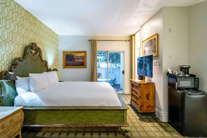 Room 22 of 165
