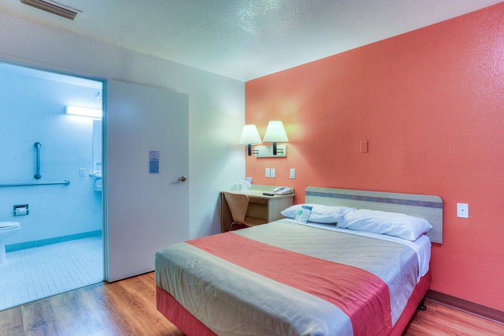Room 31 of 31
