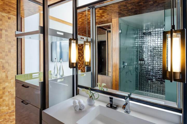 Dream Hollywood by Hyatt