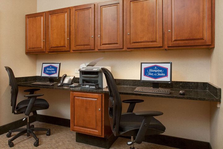 Business Center 28 of 29