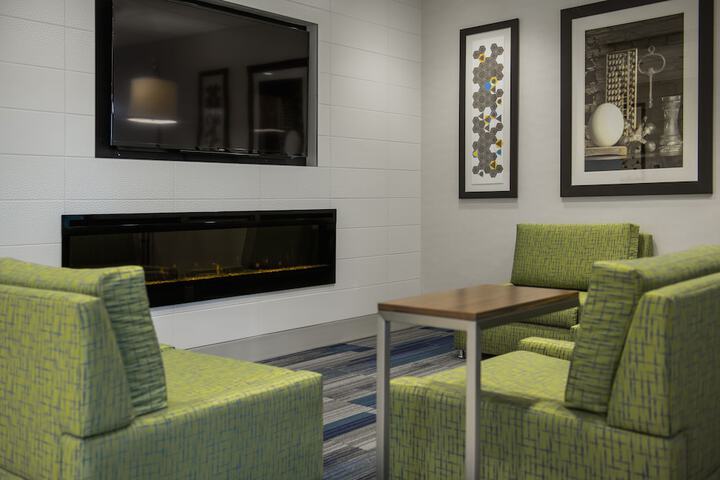Holiday Inn Express Hotel & Suites Airdrie-Calgary North by IHG