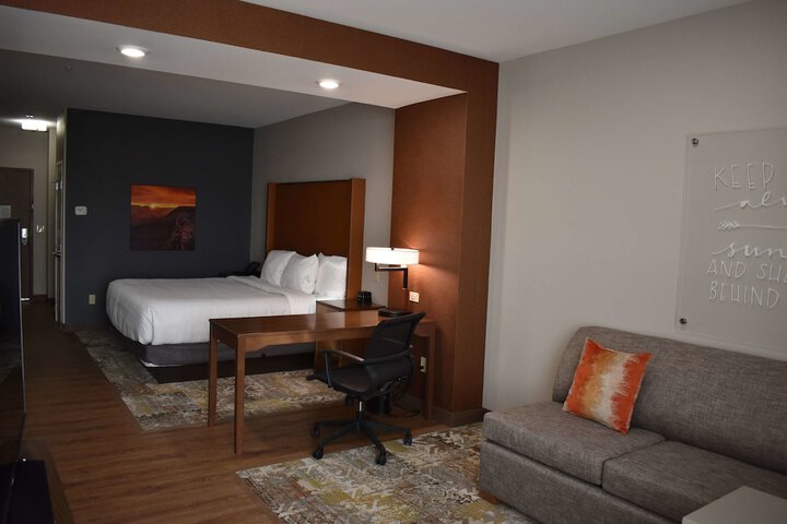 Room 21 of 33