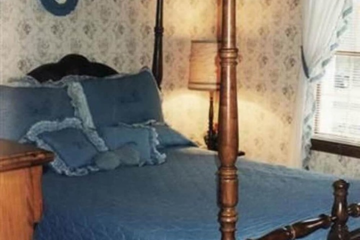 Sturbridge Country Inn