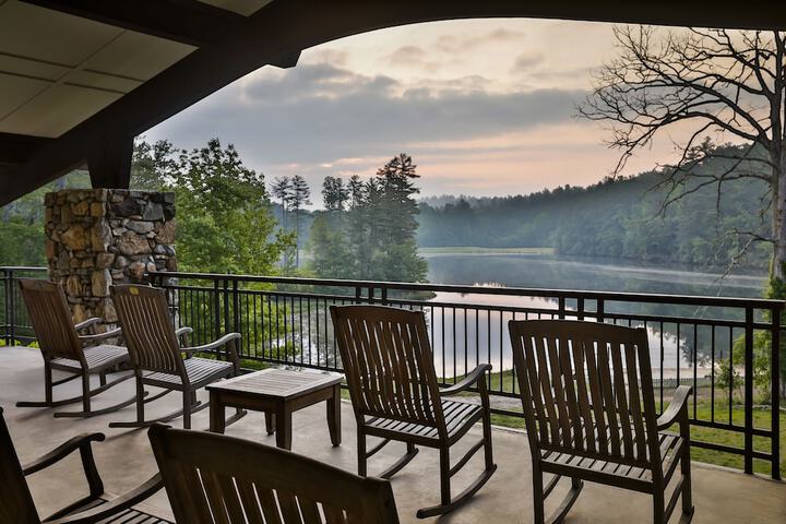 Kanuga Inn & Lodging