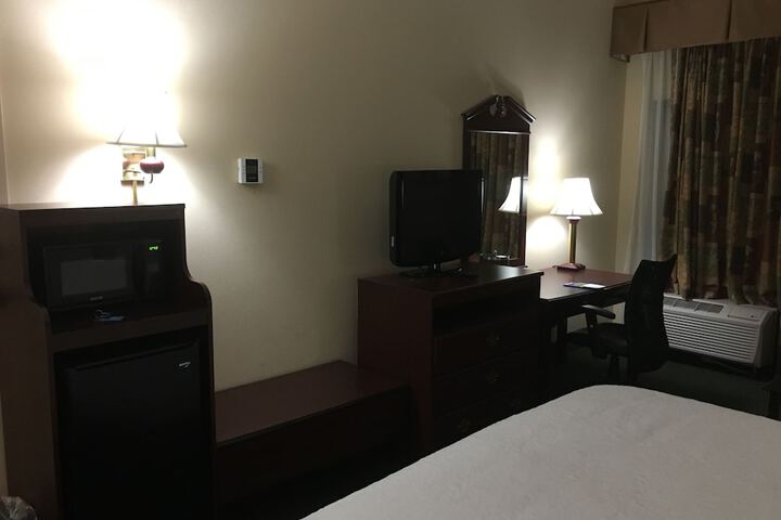 Room 33 of 42