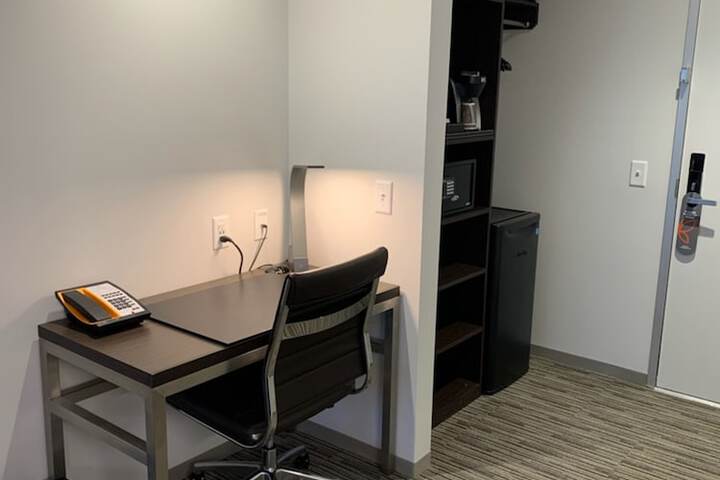 Room 14 of 32