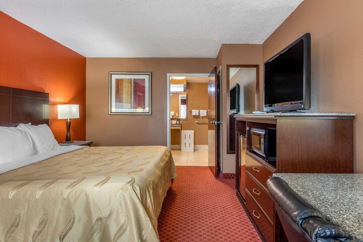 Room 28 of 43