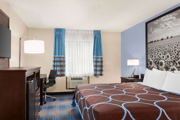 Room 17 of 29