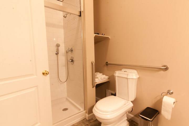 Room 34 of 59