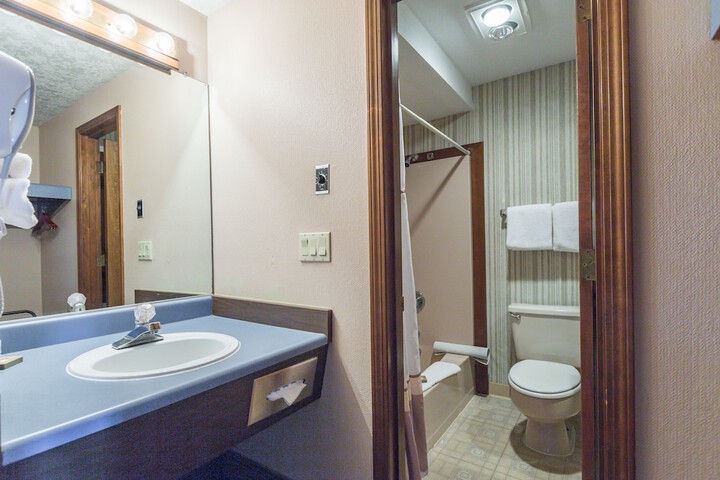 Room 60 of 76